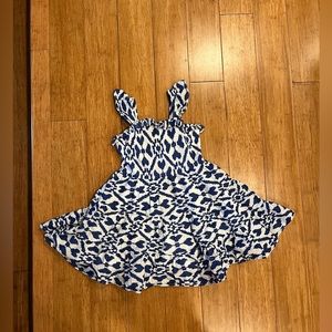 Jamie and Jack dress white and blue.